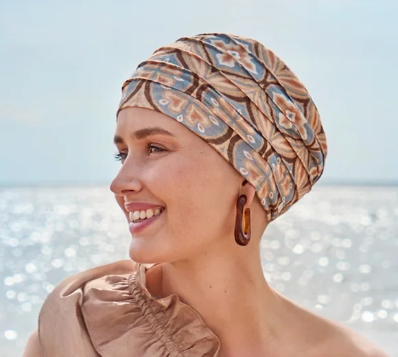 Turbante Oncologico Yoga House of Christine – Fantasia Touch of Gold, prodotto della selezione Trixen