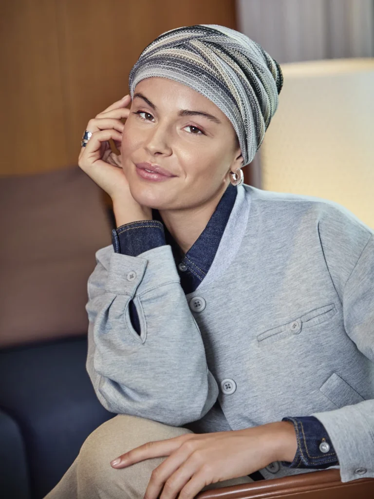 Turbante donna HocZoya Viva 1592-4152 - Black Autumn Stripes — collezione autunno/inverno 2026–2027