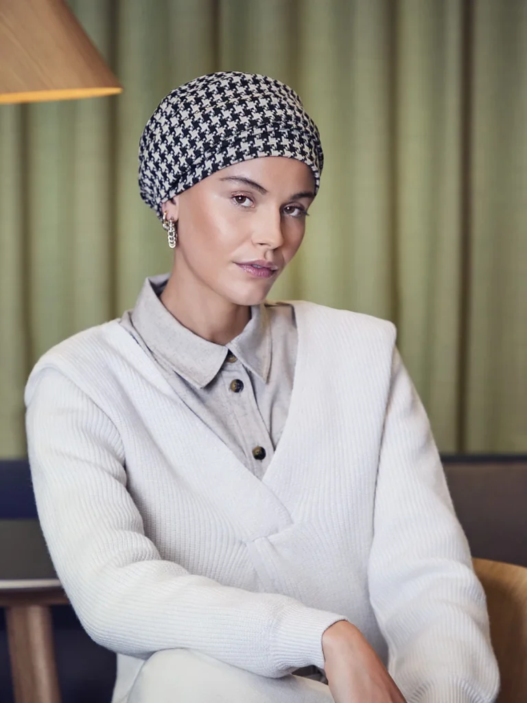 Turbante HocLea Viva 1609-4132 in velluto a coste - Black Beige — collezione autunno/inverno 2026–2027